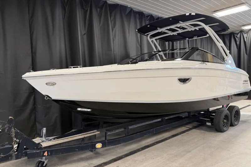 Slide: The Image of Cobalt R6 Outboard 2025 - 3