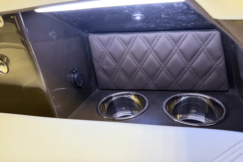 Slide: The Image of Cobalt R6 Outboard 2025 - 53