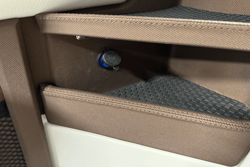 Slide: The Image of Cobalt R6 Outboard 2025 - 65