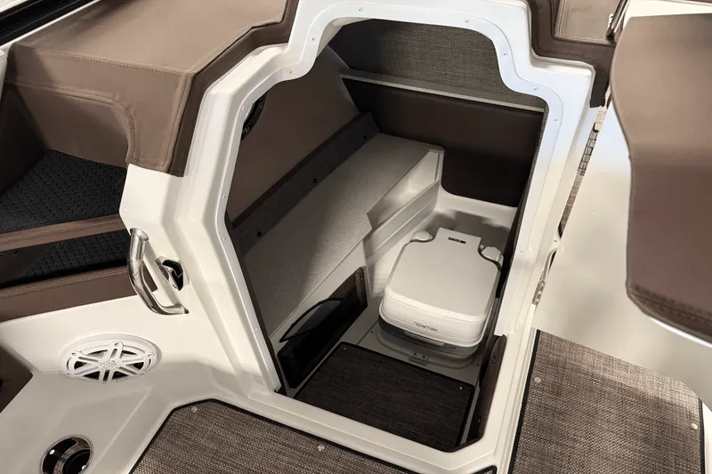 Slide: The Image of Cobalt R6 Outboard 2025 - 71