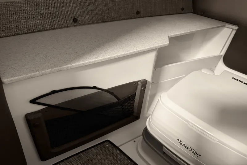 Slide: The Image of Cobalt R6 Outboard 2025 - 73