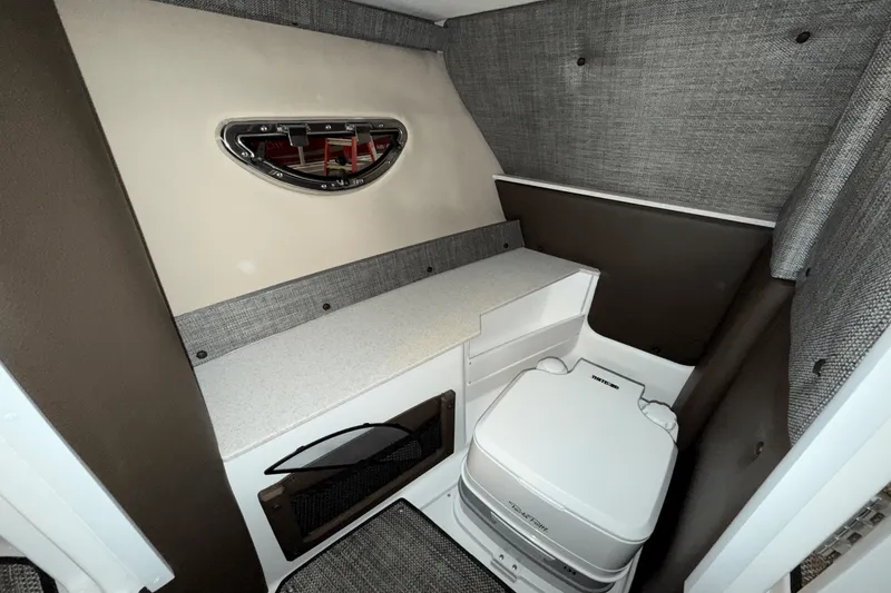 Slide: The Image of Cobalt R6 Outboard 2025 - 75