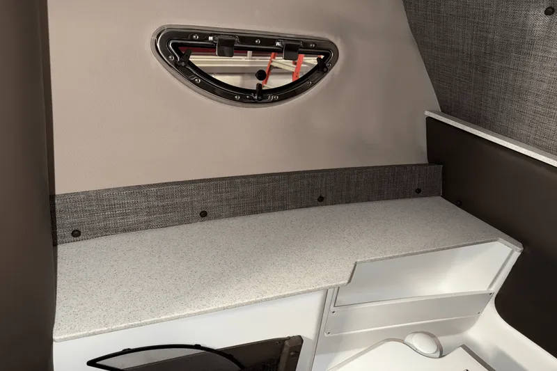 Slide: The Image of Cobalt R6 Outboard 2025 - 76