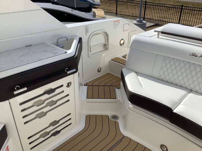 Slide: The Image of Sea Ray SLX 310 2026 - 12