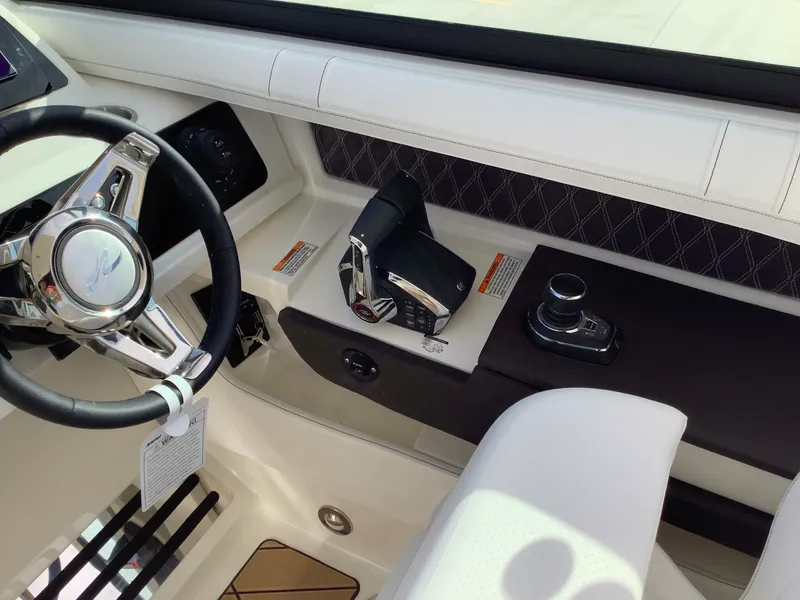 Slide: The Image of Sea Ray SLX 310 2026 - 36