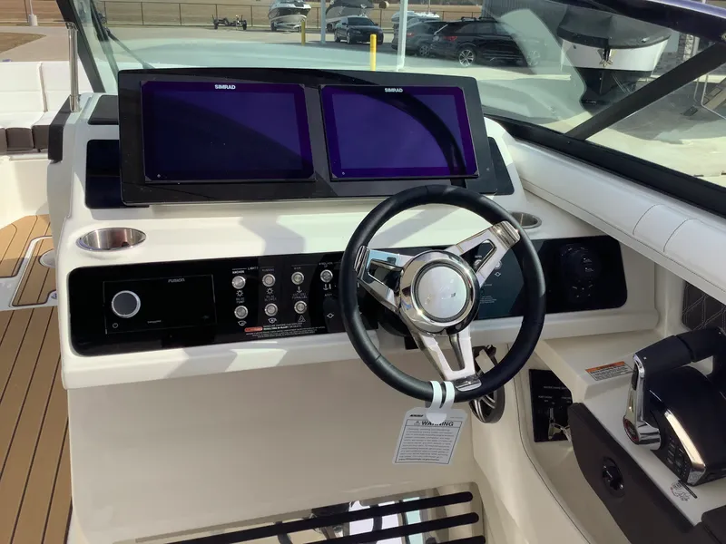 Slide: The Image of Sea Ray SLX 310 2026 - 37