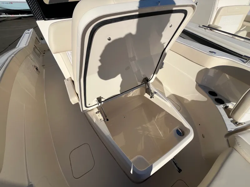 Slide: The Image of Scout 260 LXF 2026 - 33