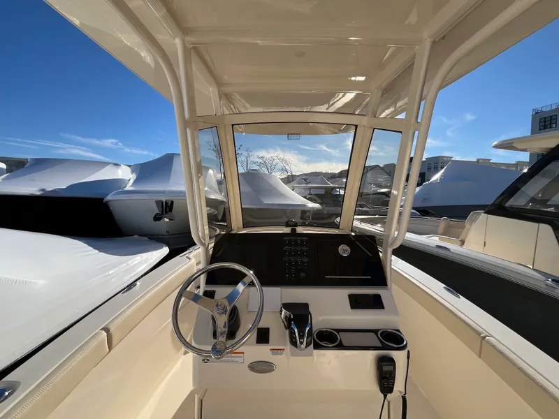 Slide: The Image of Scout 240 XSF 2026 - 12