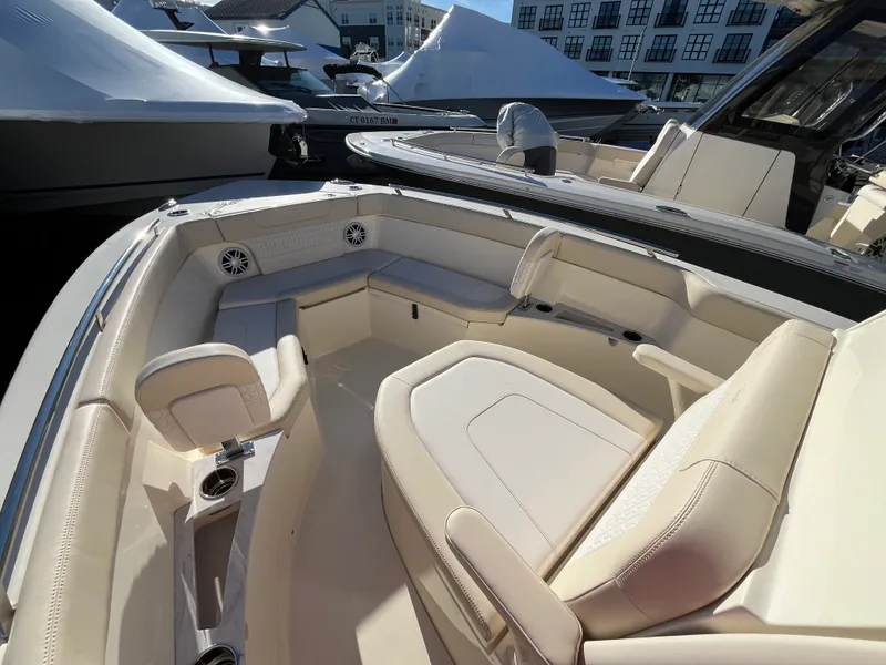 Slide: The Image of Scout 240 XSF 2026 - 14