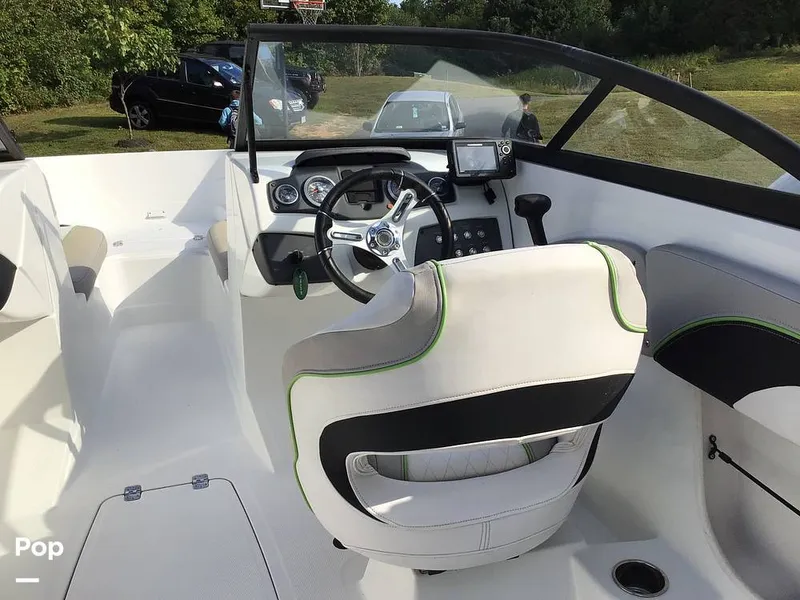 Slide: The Image of Tahoe 700 2018 - 15847690