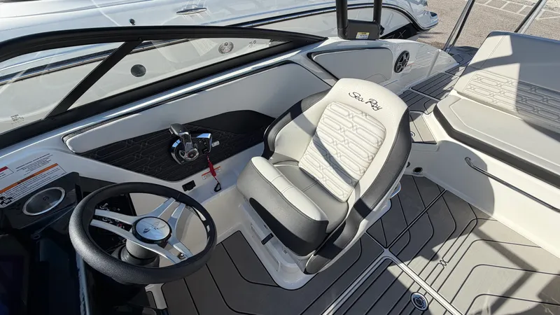 Slide: The Image of Sea Ray SPX 210 Outboard 2026 - 15