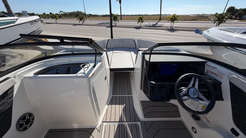 Slide: The Image of Sea Ray SPX 210 Outboard 2026 - 20