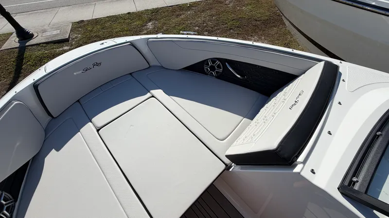 Slide: The Image of Sea Ray SPX 210 Outboard 2026 - 24