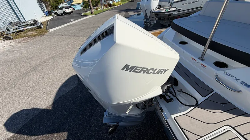 Slide: The Image of Sea Ray SPX 210 Outboard 2026 - 29