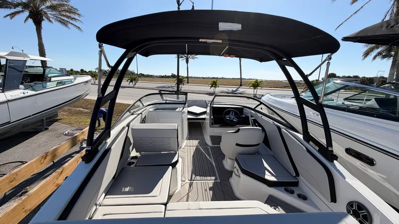 Slide: The Image of Sea Ray SPX 210 Outboard 2026 - 6