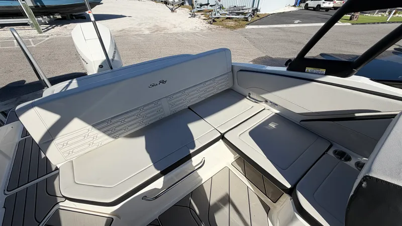 Slide: The Image of Sea Ray SPX 210 Outboard 2026 - 8