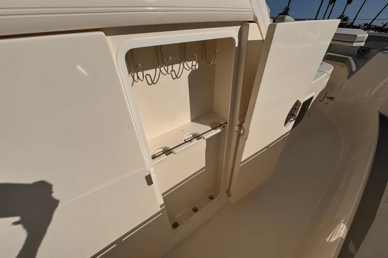 Slide: The Image of Scout 357 LXF 2025 - 19