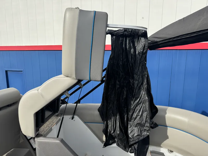 Slide: The Image of Premier 230 SOLARIS 2016 - 11