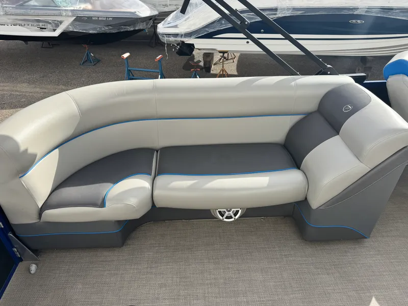 Slide: The Image of Premier 230 SOLARIS 2016 - 12