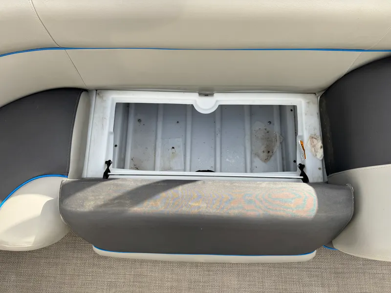 Slide: The Image of Premier 230 SOLARIS 2016 - 14