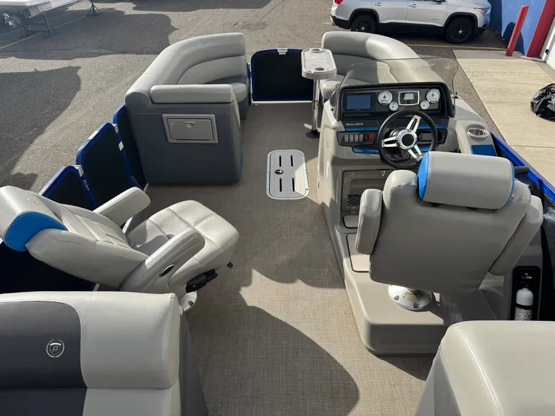 Slide: The Image of Premier 230 SOLARIS 2016 - 15