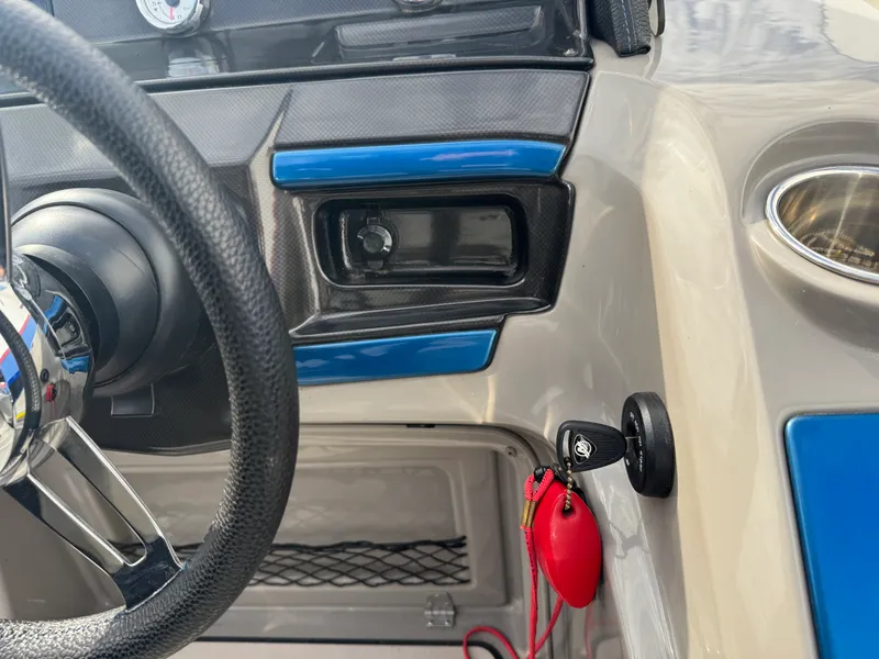 Slide: The Image of Premier 230 SOLARIS 2016 - 29