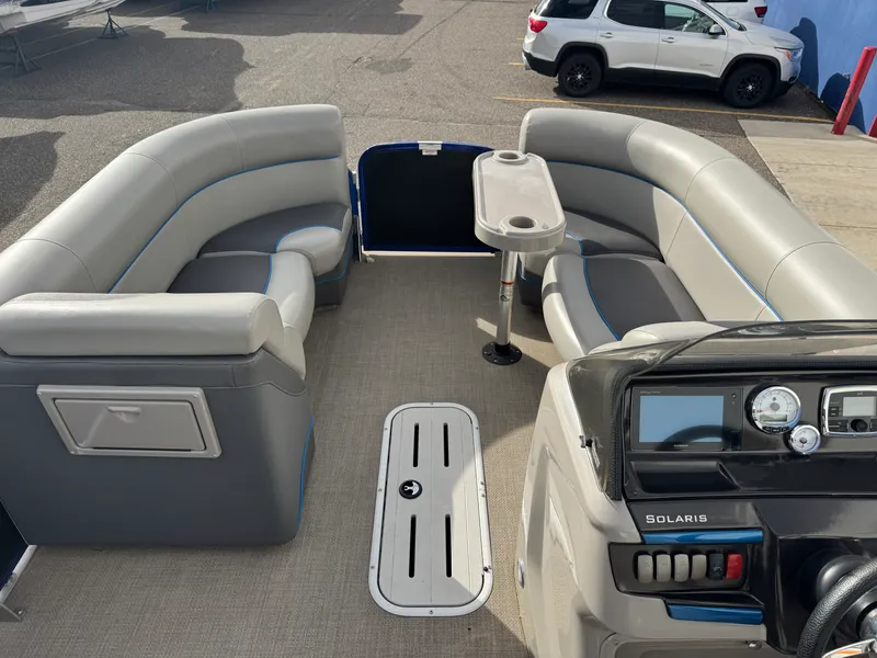 Slide: The Image of Premier 230 SOLARIS 2016 - 31