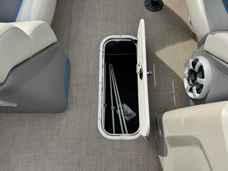 Slide: The Image of Premier 230 SOLARIS 2016 - 32