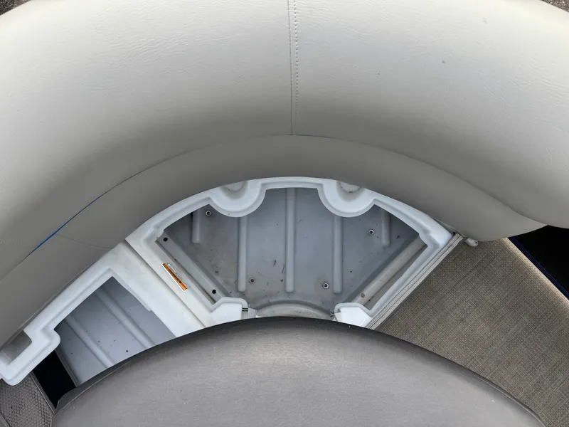 Slide: The Image of Premier 230 SOLARIS 2016 - 35