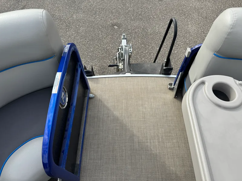 Slide: The Image of Premier 230 SOLARIS 2016 - 38