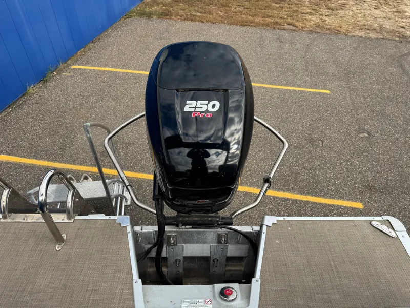 Slide: The Image of Premier 230 SOLARIS 2016 - 6