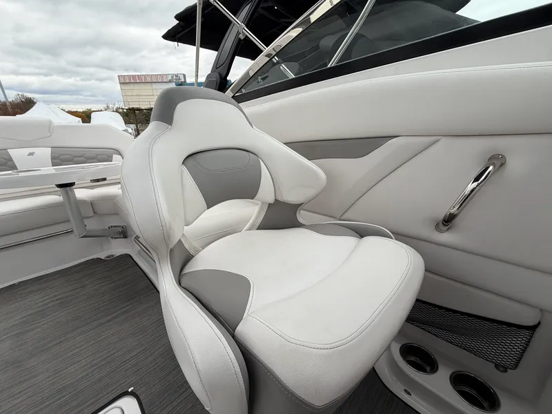 Slide: The Image of Four Winns HD270-OB 2019 - 14