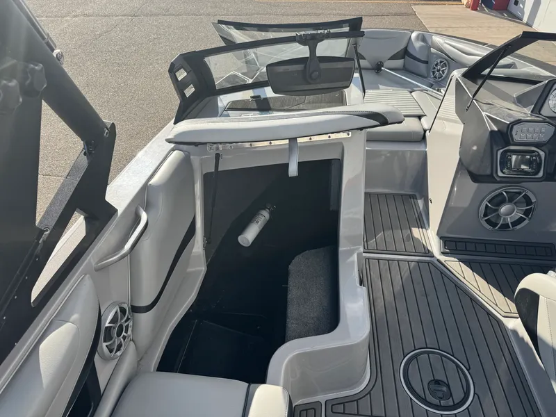 Slide: The Image of Axis T22 2018 - 26