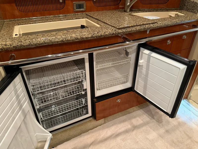 Slide: The Image of Sea Ray 360 SUNDANCER 2005 - 27