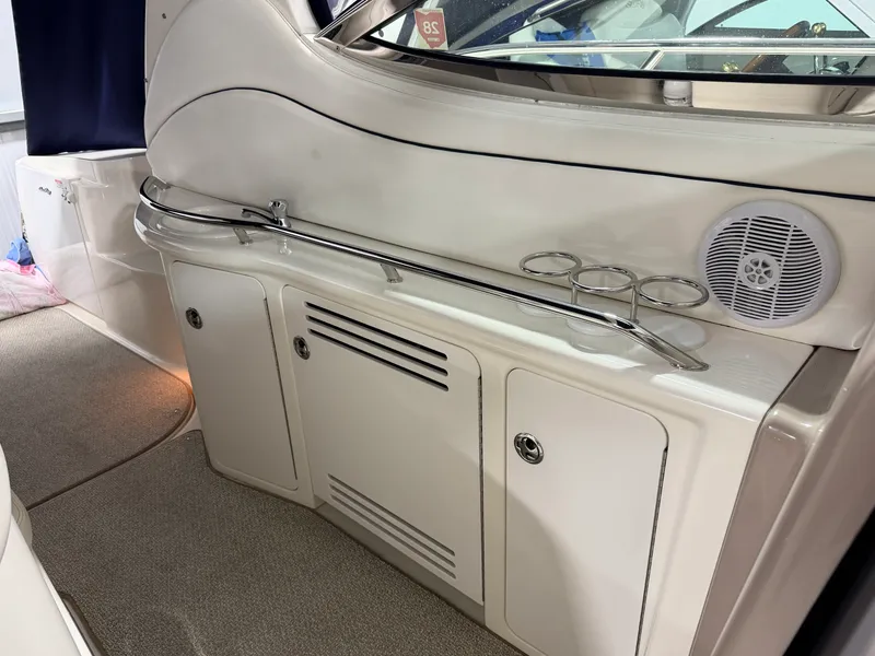 Slide: The Image of Sea Ray 360 SUNDANCER 2005 - 28