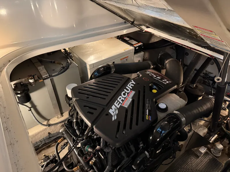 Slide: The Image of Sea Ray 360 SUNDANCER 2005 - 35