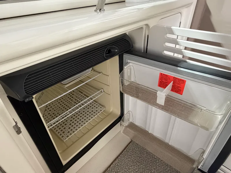 Slide: The Image of Sea Ray 360 SUNDANCER 2005 - 9