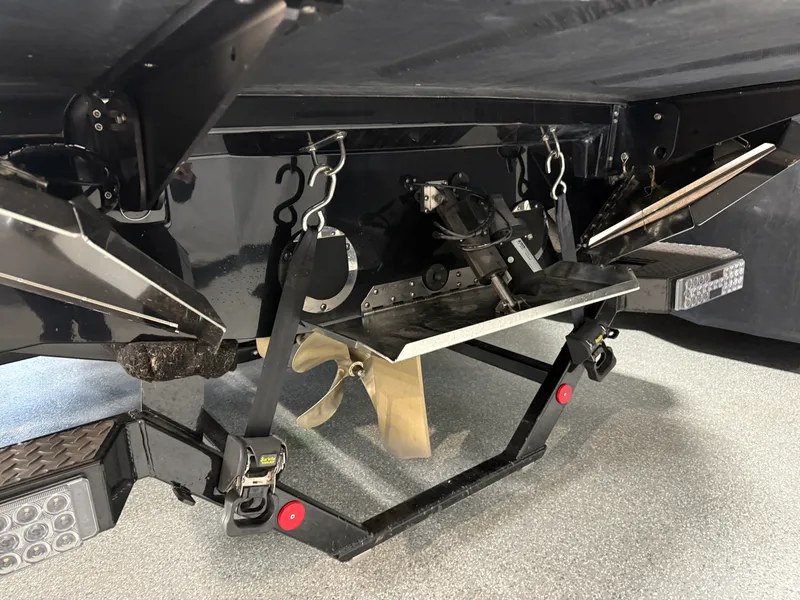 Slide: The Image of Mastercraft XT24 2022 - 13