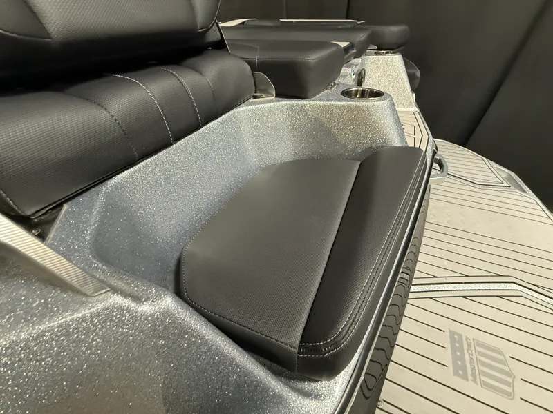 Slide: The Image of Mastercraft XT24 2022 - 18