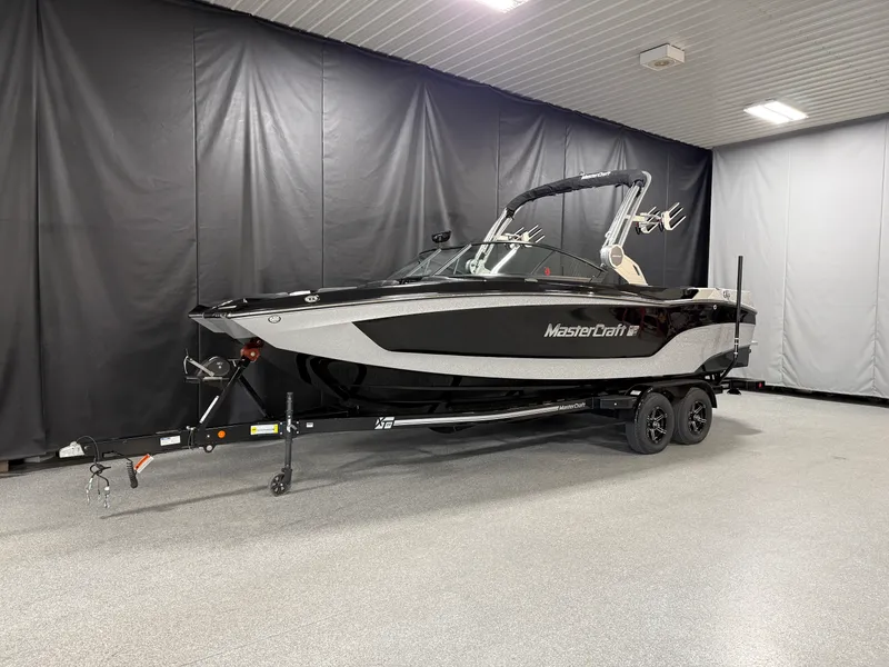 Slide: The Image of Mastercraft XT24 2022 - 2