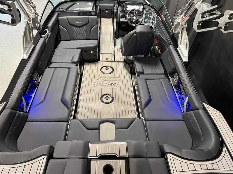 Slide: The Image of Mastercraft XT24 2022 - 24