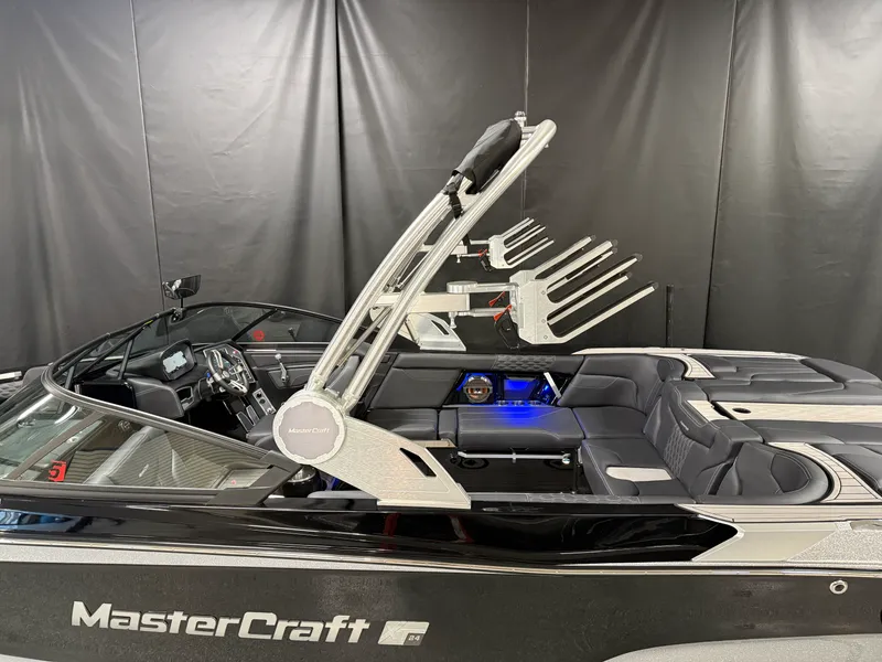 Slide: The Image of Mastercraft XT24 2022 - 4