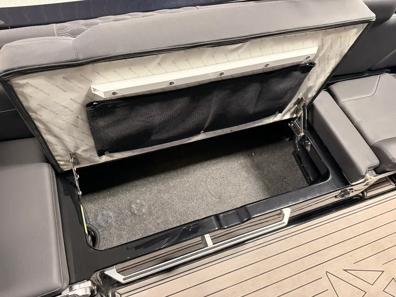 Slide: The Image of Mastercraft XT24 2022 - 49