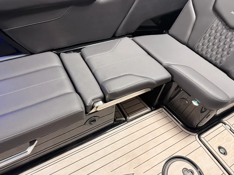 Slide: The Image of Mastercraft XT24 2022 - 53