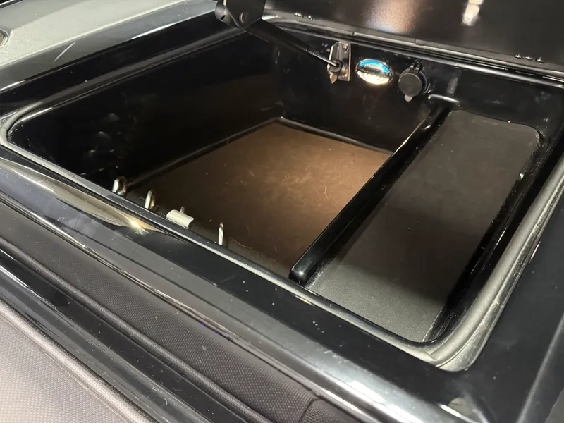 Slide: The Image of Mastercraft XT24 2022 - 63