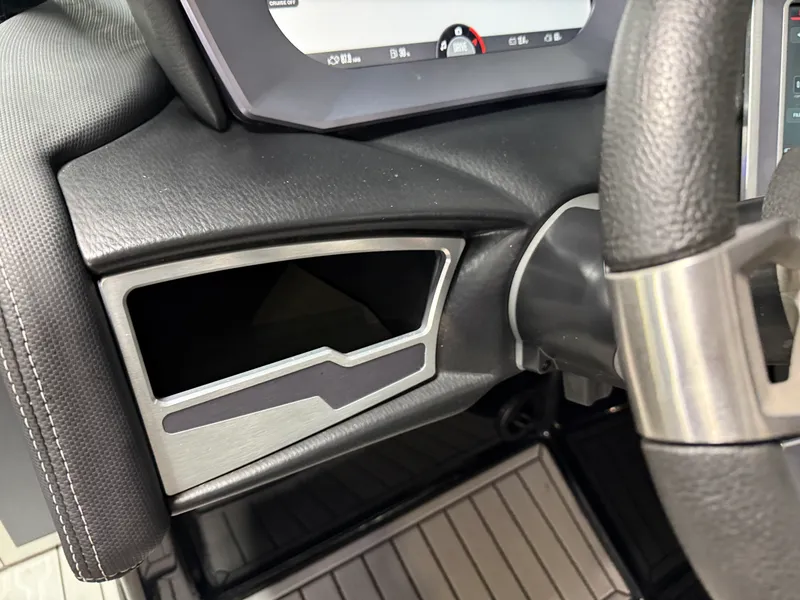 Slide: The Image of Mastercraft XT24 2022 - 78