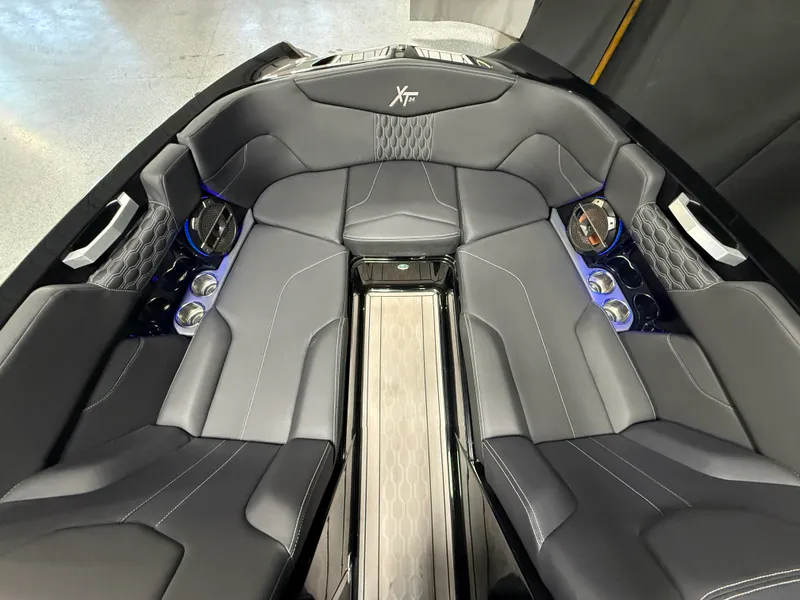 Slide: The Image of Mastercraft XT24 2022 - 86