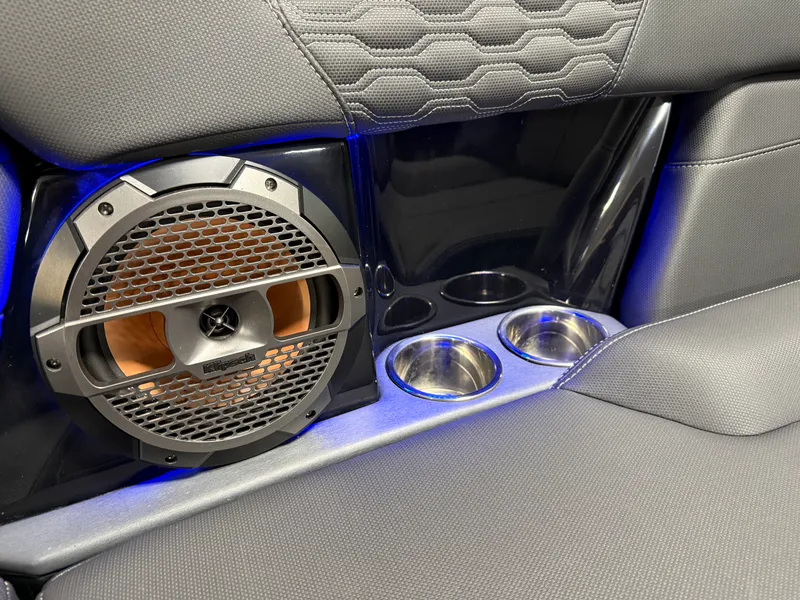 Slide: The Image of Mastercraft XT24 2022 - 91