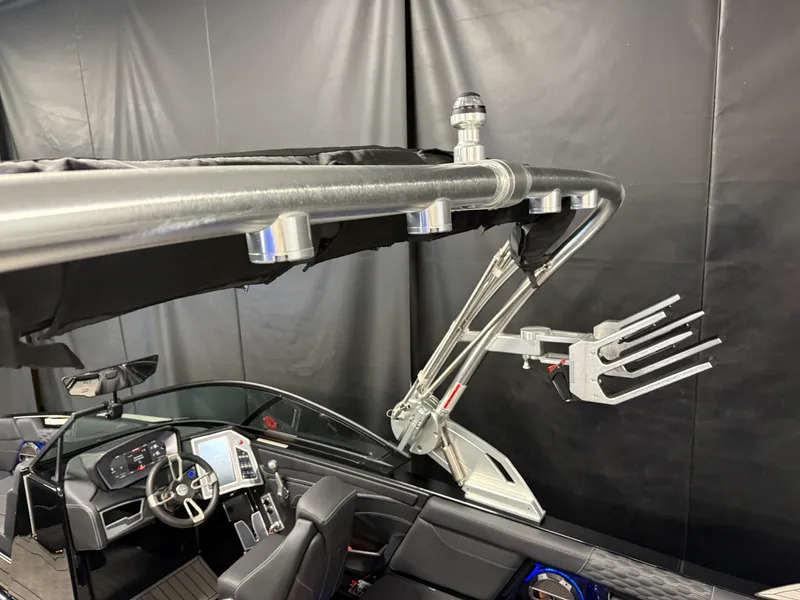 Slide: The Image of Mastercraft XT24 2022 - 97