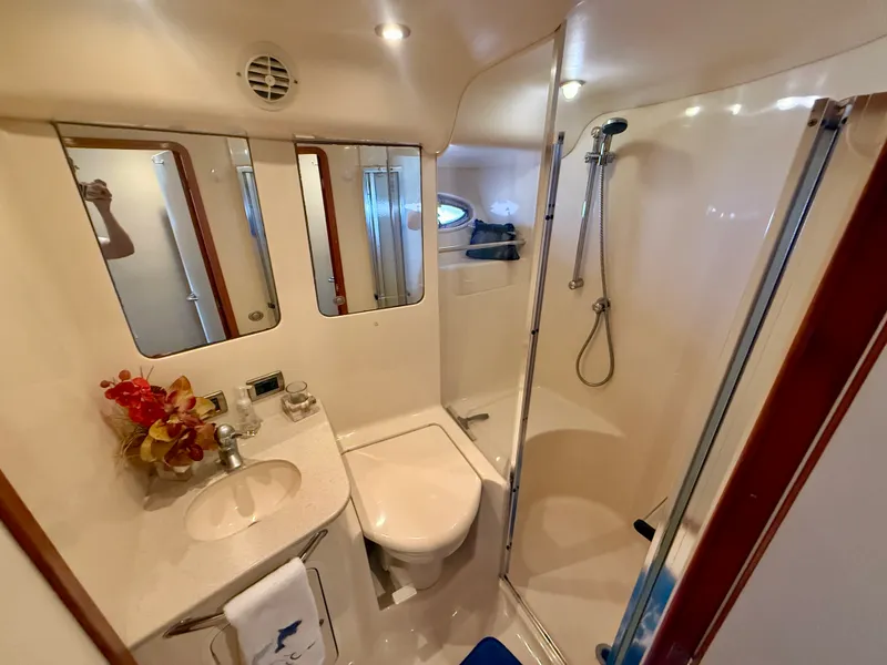 Slide: The Image of Sea Ray 48 Sedan Bridge 2004 - 15